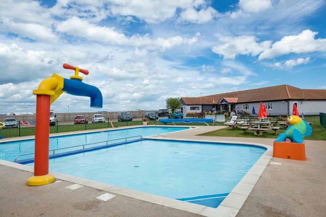 Camping Pods, Seaview Holiday Park Hotel Whitstable Buitenkant foto